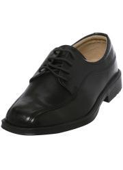 sapato preto em sintético com cadarço