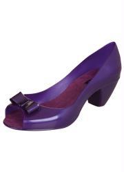 sapato roxo com salto