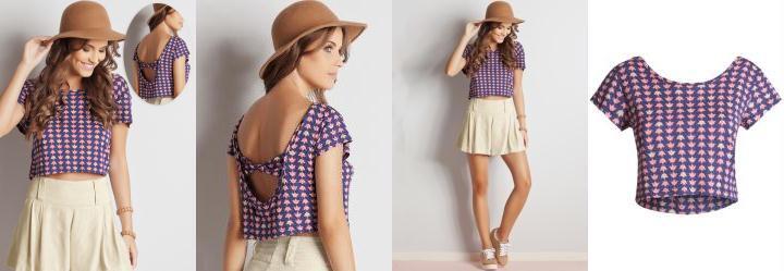 Top Cropped Azul Marinho com Flores Rosa